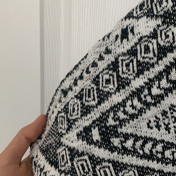 Geometric Cardigan - Picture 5 of 6